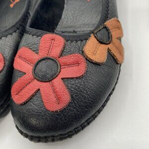 Red Dragonfly Floral Appliqué Black Leather Loafers US Size 5.5, Chinese Sz 225